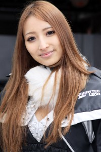 狩野英孝 熱愛 川本真琴 タトゥー 太もも 足 画像